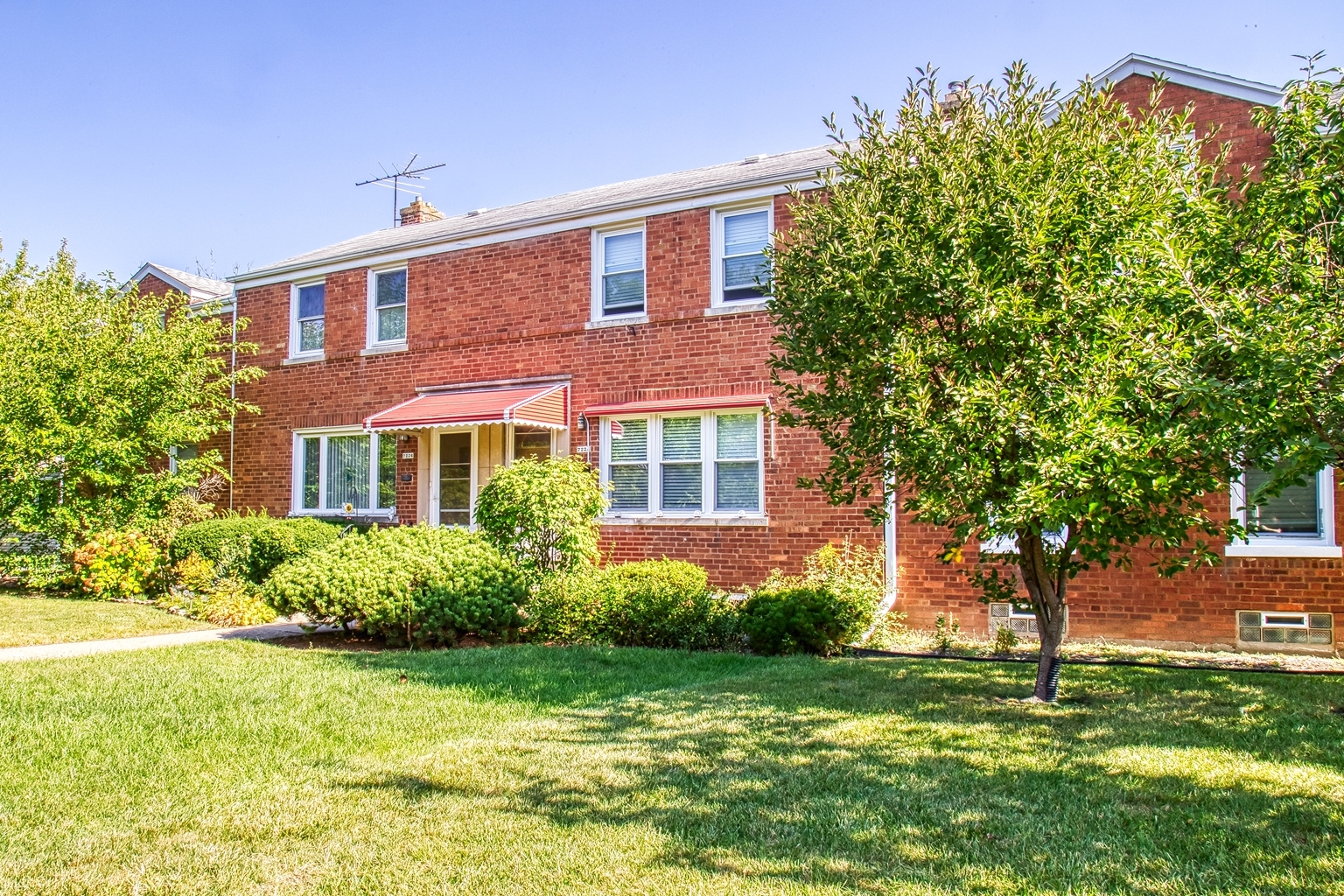 7226 W Summerdale Avenue, Chicago, IL 60656