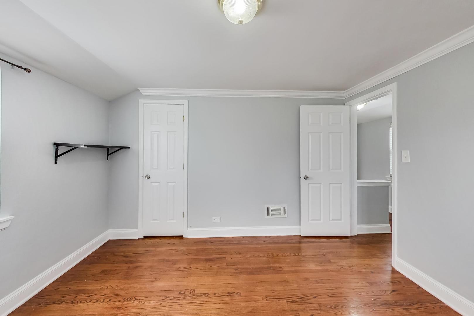 402 N MAIN Street, Mount Prospect, IL 60056