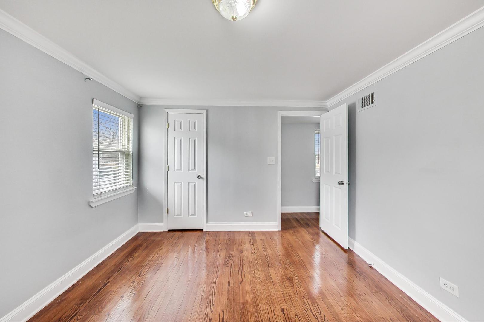 402 N MAIN Street, Mount Prospect, IL 60056