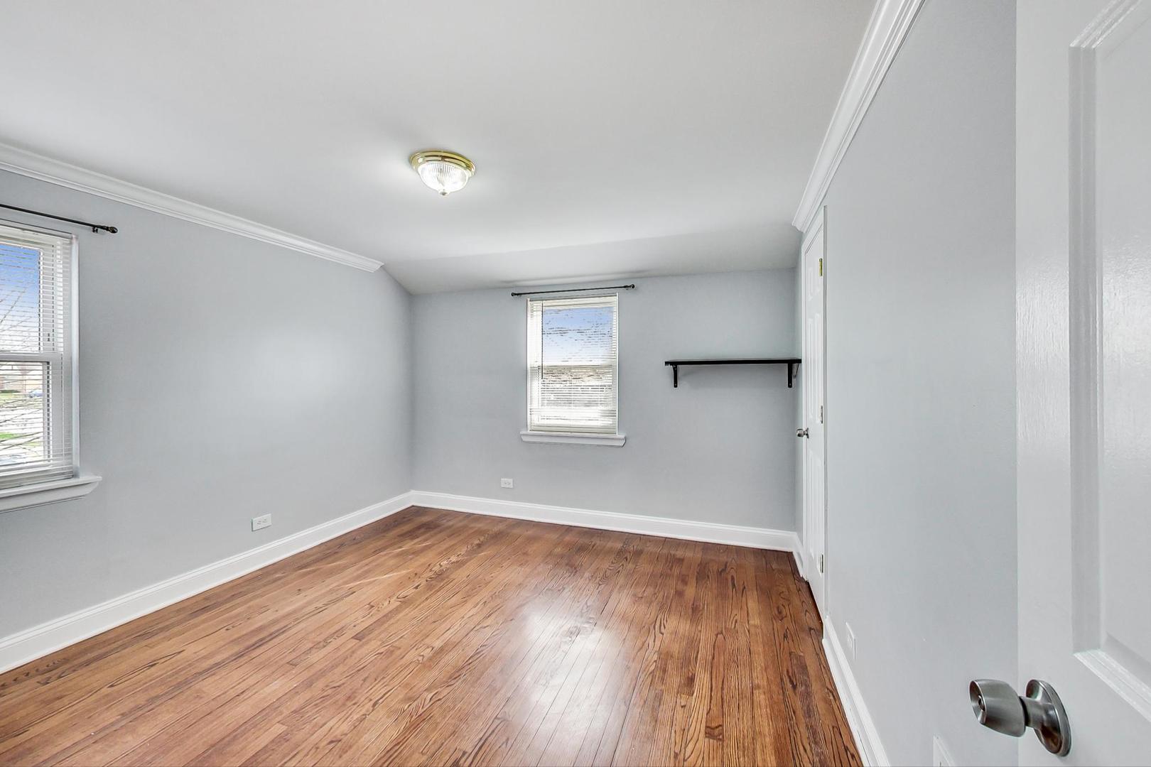 402 N MAIN Street, Mount Prospect, IL 60056