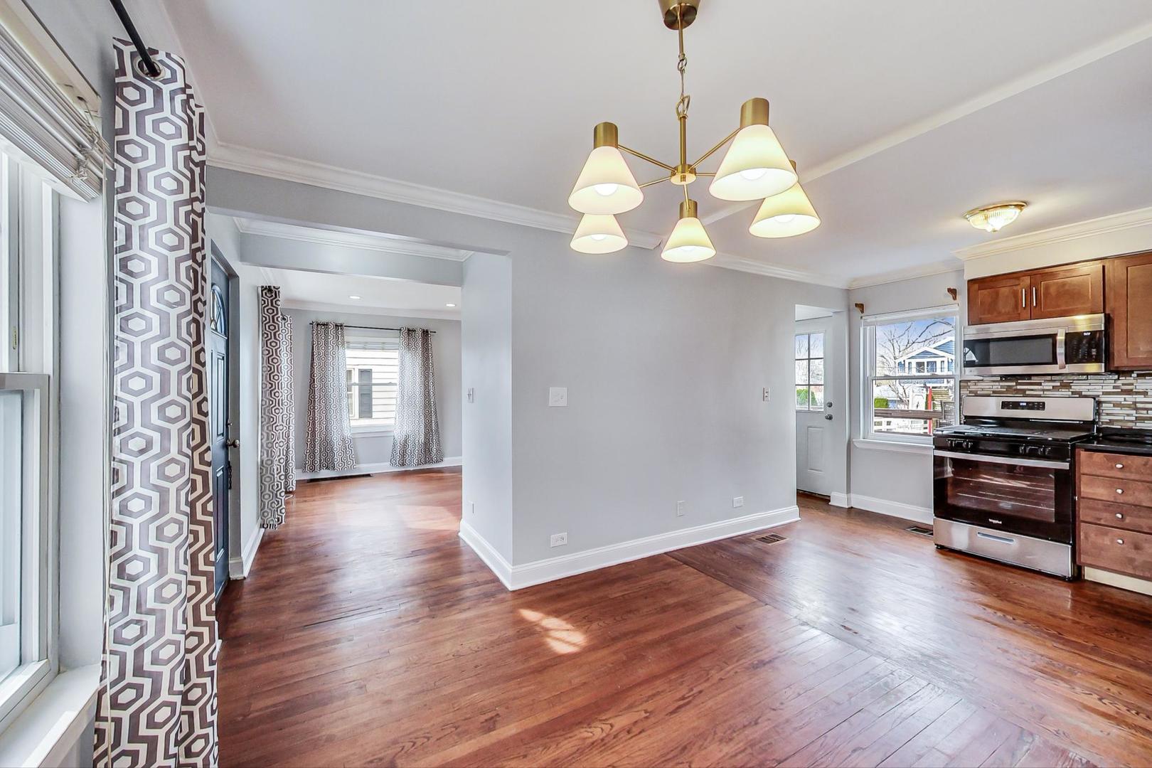 402 N MAIN Street, Mount Prospect, IL 60056