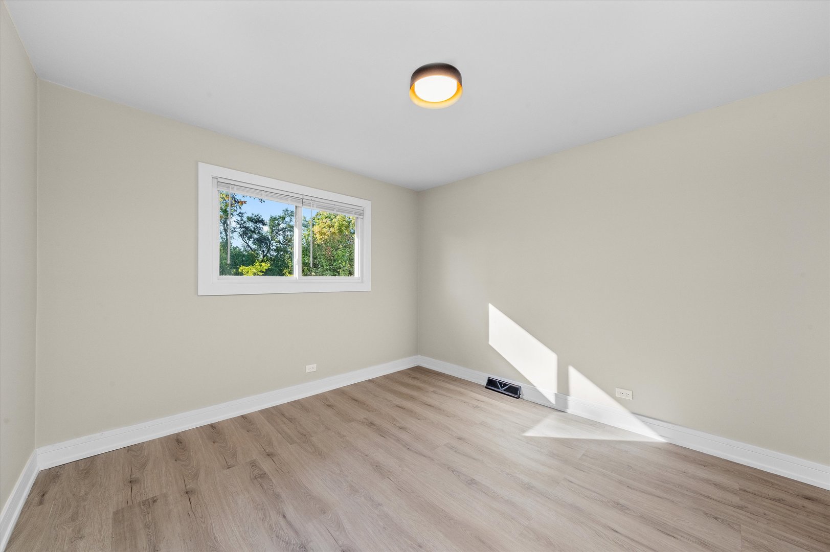 16619 Marshfield Avenue, Markham, IL 60428