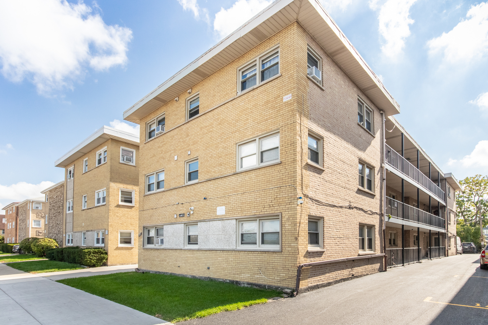 6733 W Irving Park Avenue #2B, Chicago, IL 60634