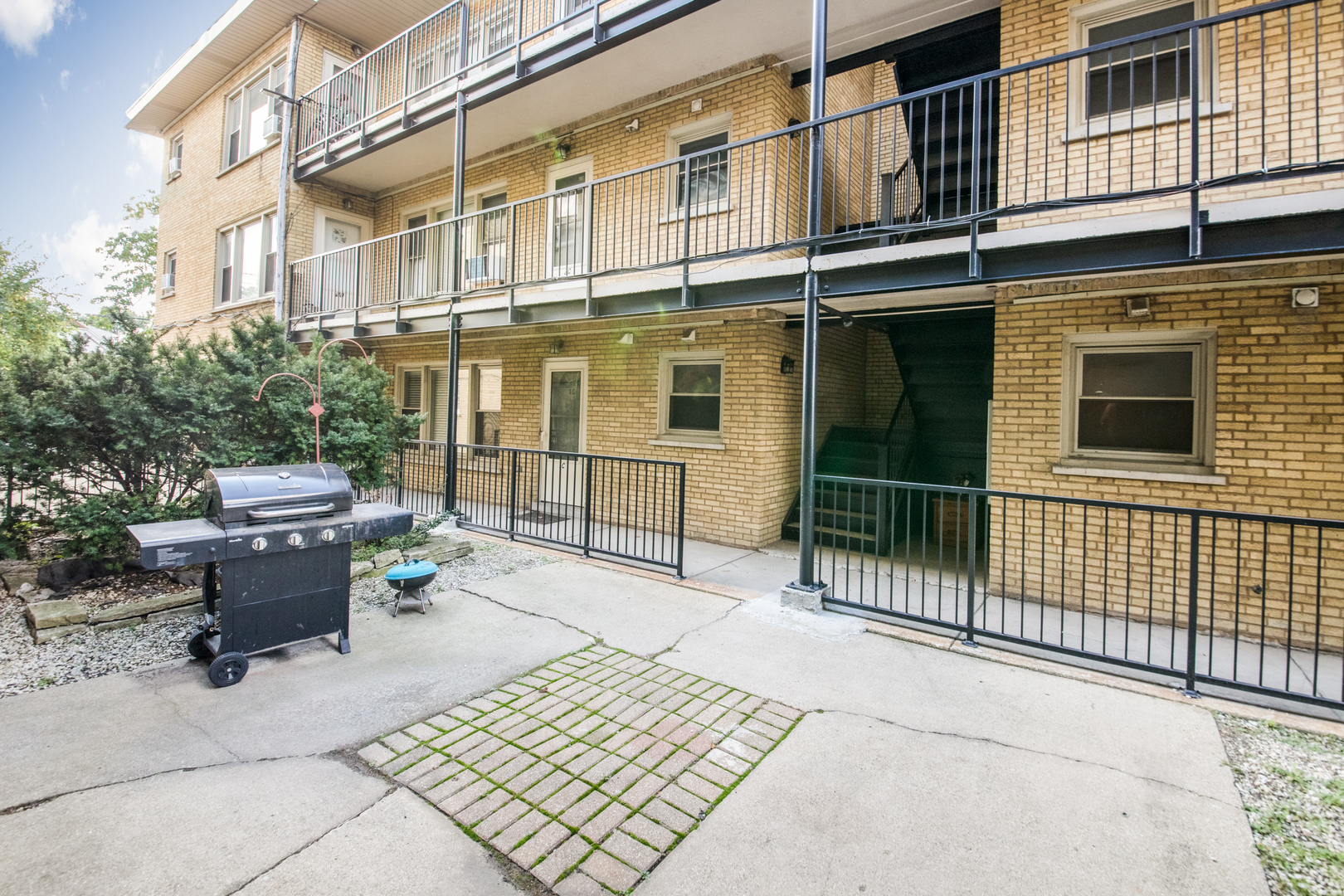 6733 W Irving Park Avenue #2B, Chicago, IL 60634