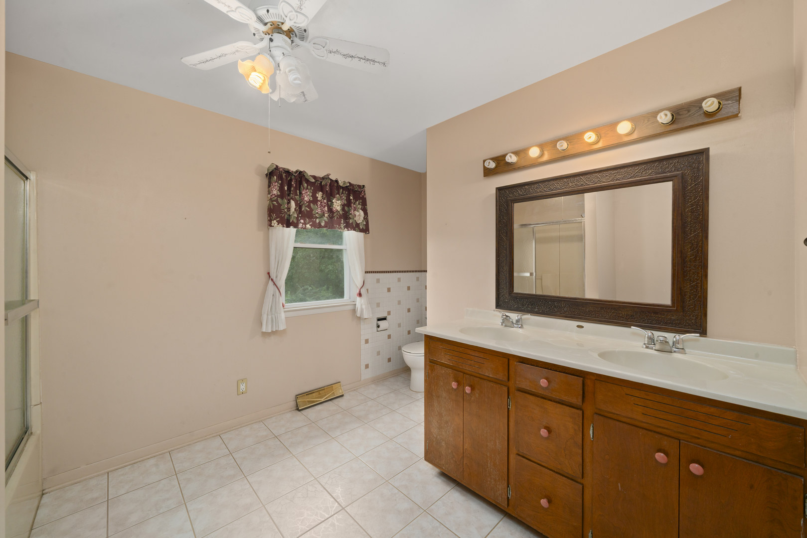 2110 A-B State Route 31, Oswego, IL 60543