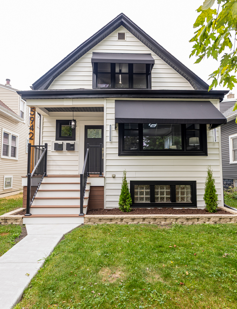 5942 W Eastwood Avenue, Chicago, IL 60630