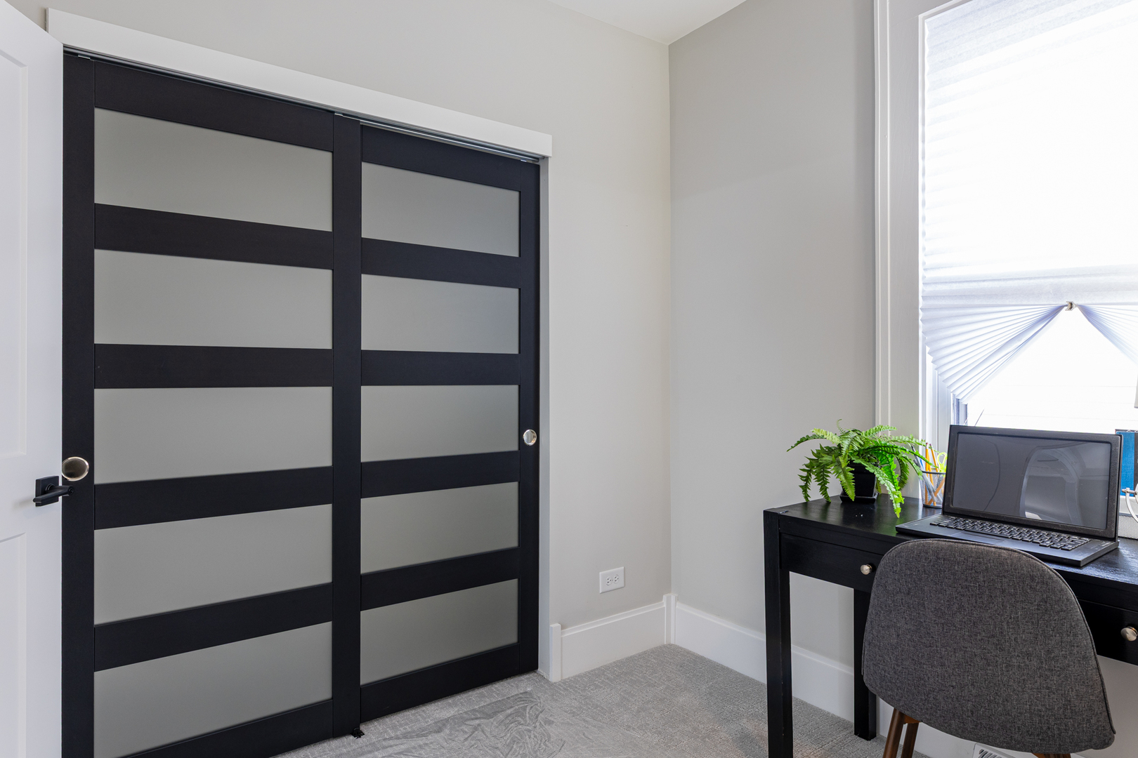 5942 W Eastwood Avenue, Chicago, IL 60630