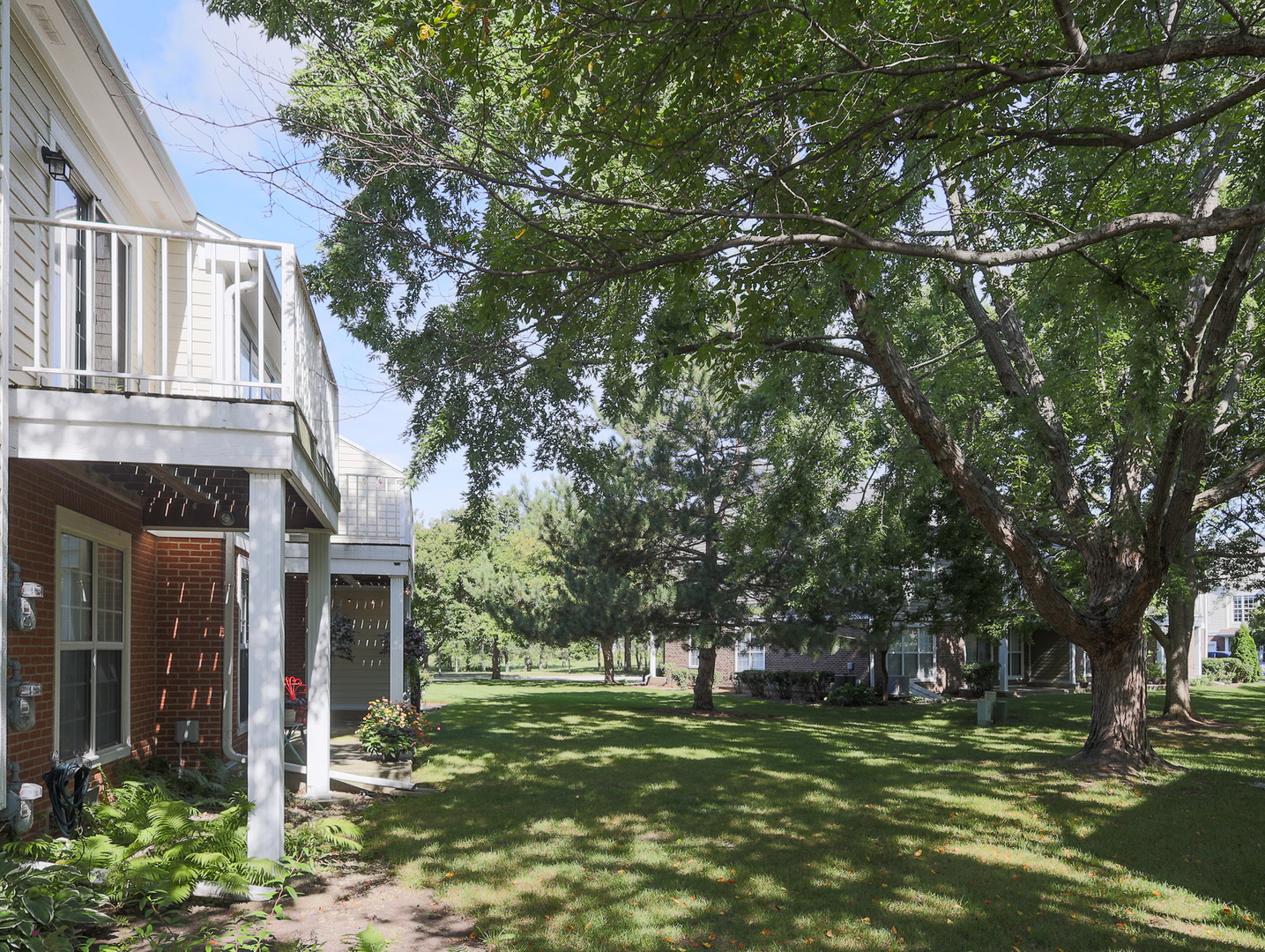 902 Sparta Court, Vernon Hills, IL 60061