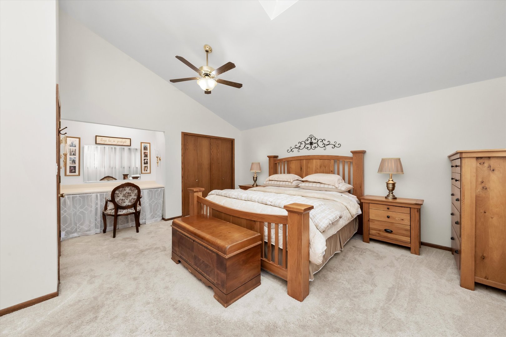 10221 S Eleanor Avenue, Palos Hills, IL 60465