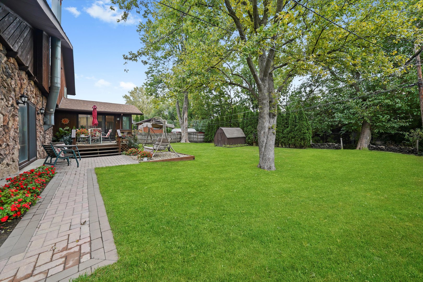 10221 S Eleanor Avenue, Palos Hills, IL 60465