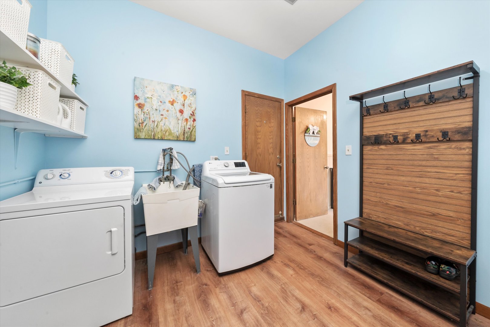 10221 S Eleanor Avenue, Palos Hills, IL 60465