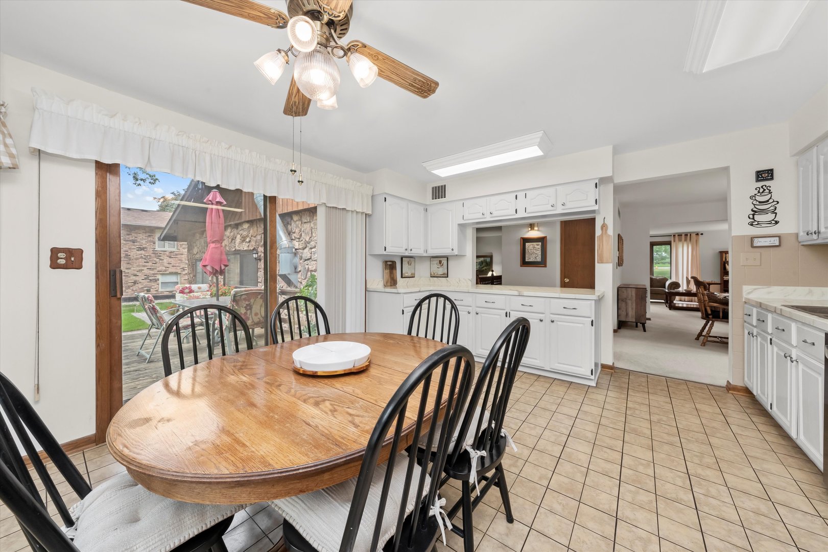 10221 S Eleanor Avenue, Palos Hills, IL 60465