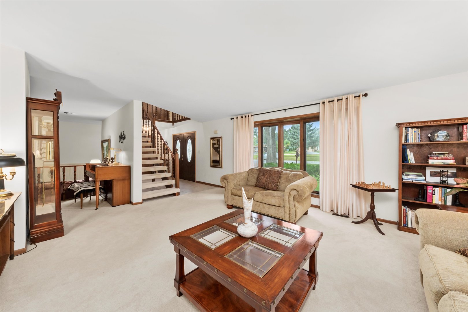 10221 S Eleanor Avenue, Palos Hills, IL 60465