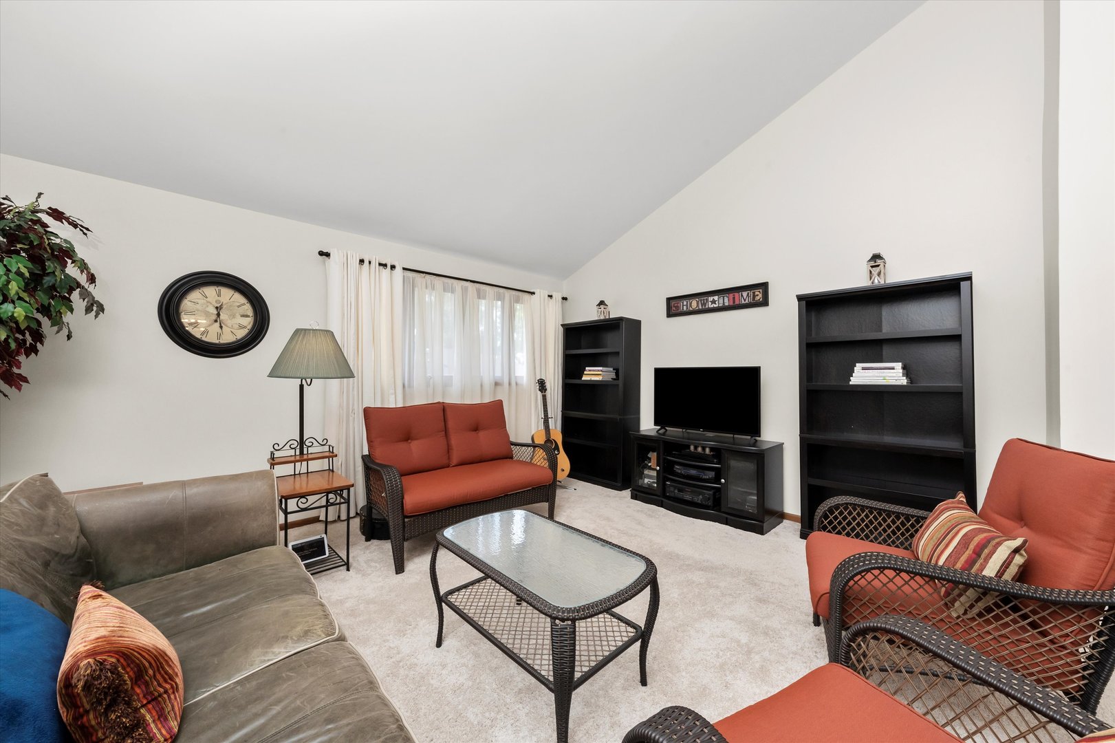 10221 S Eleanor Avenue, Palos Hills, IL 60465