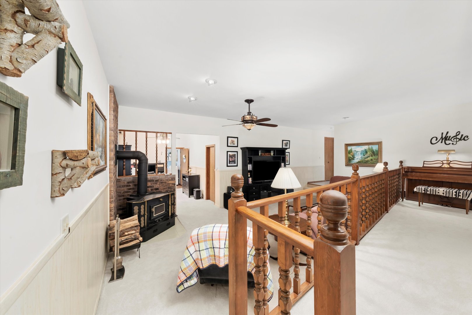 10221 S Eleanor Avenue, Palos Hills, IL 60465