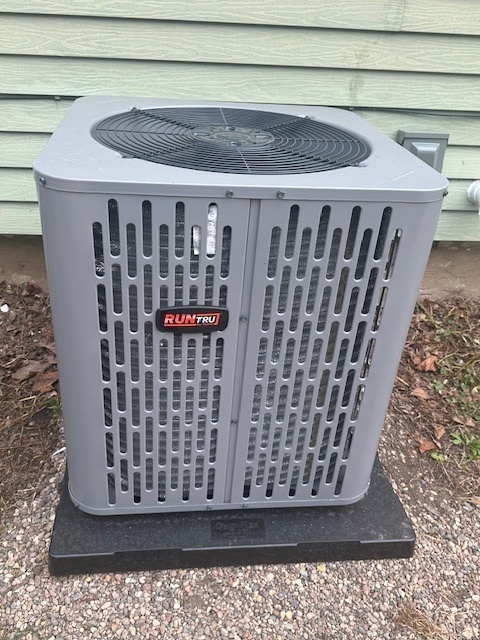 403 Willard Avenue, Bloomington, IL 61701