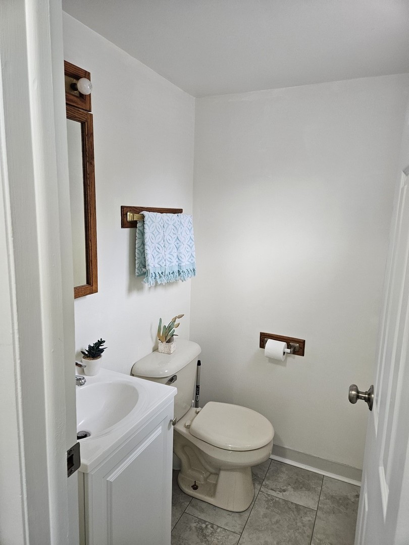 1S252 Stratford Lane, Villa Park, IL 60181