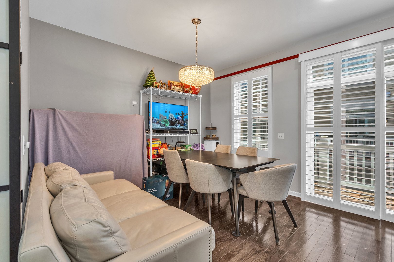 843 Lexington Circle, Des Plaines, IL 60016