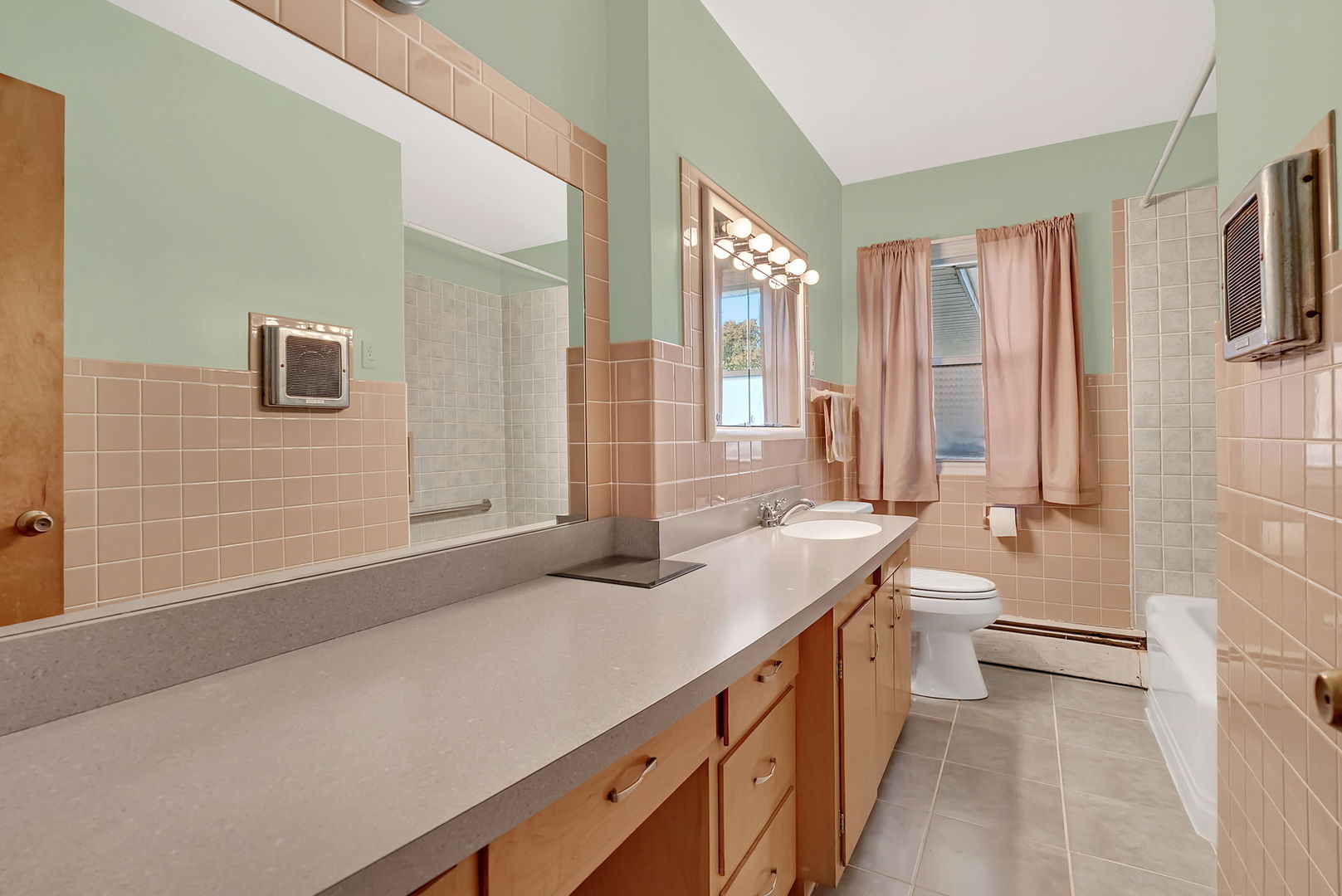 220 Earl Avenue, Joliet, IL 60436