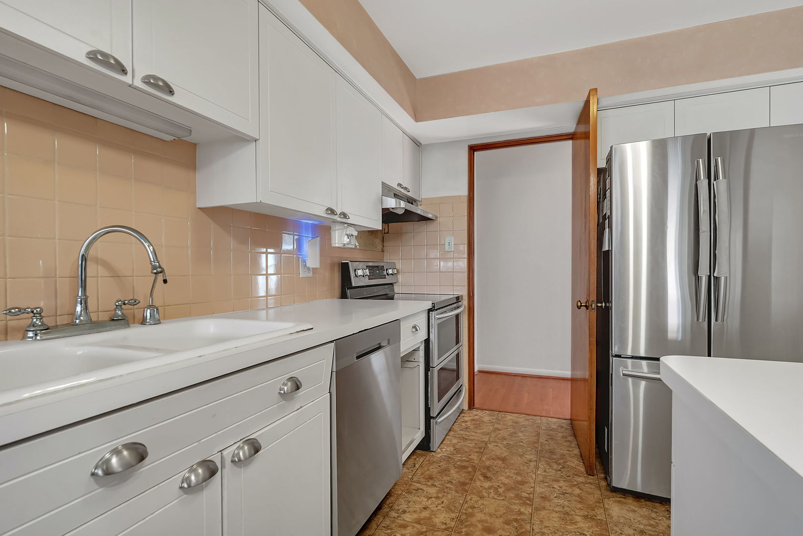 220 Earl Avenue, Joliet, IL 60436