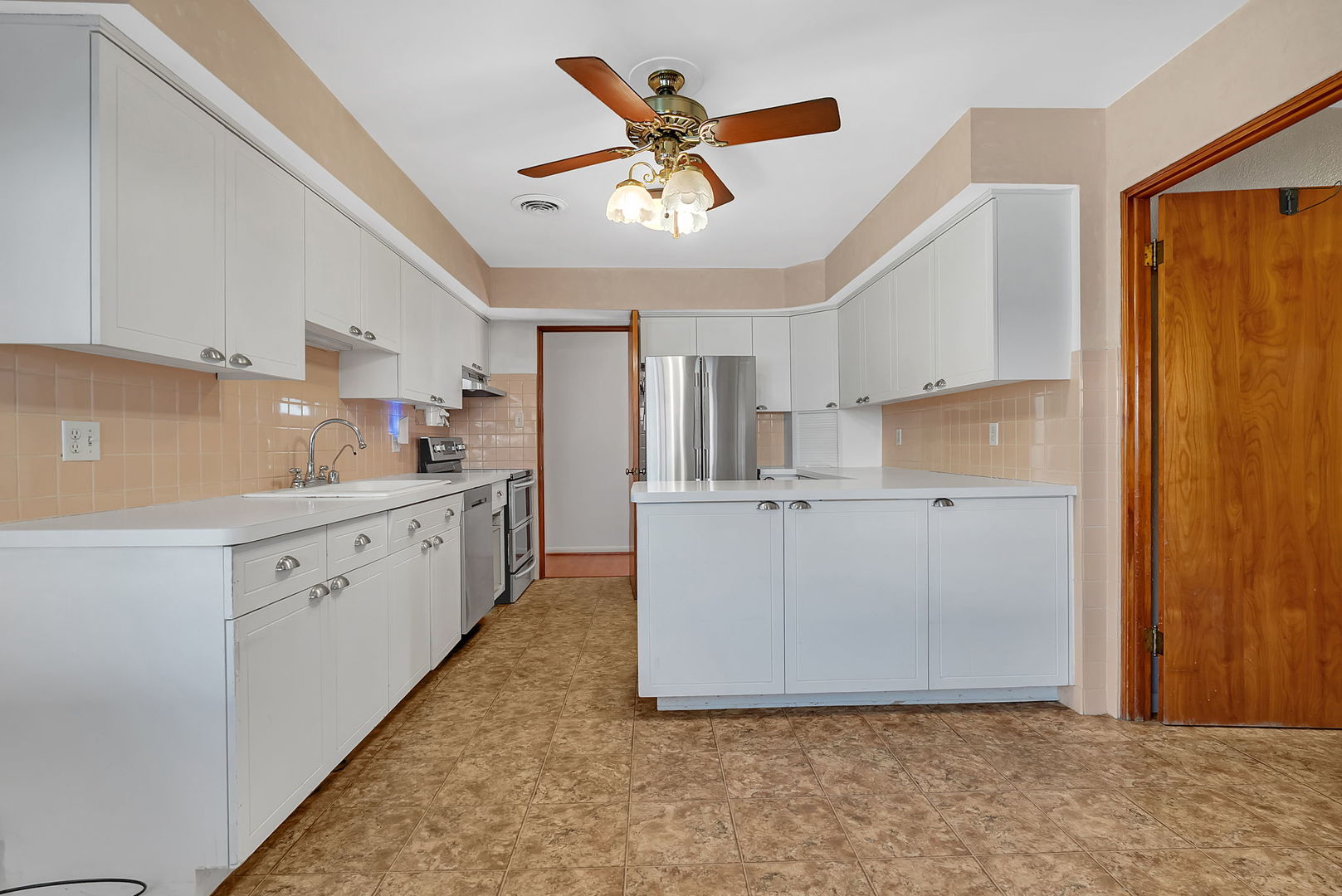 220 Earl Avenue, Joliet, IL 60436