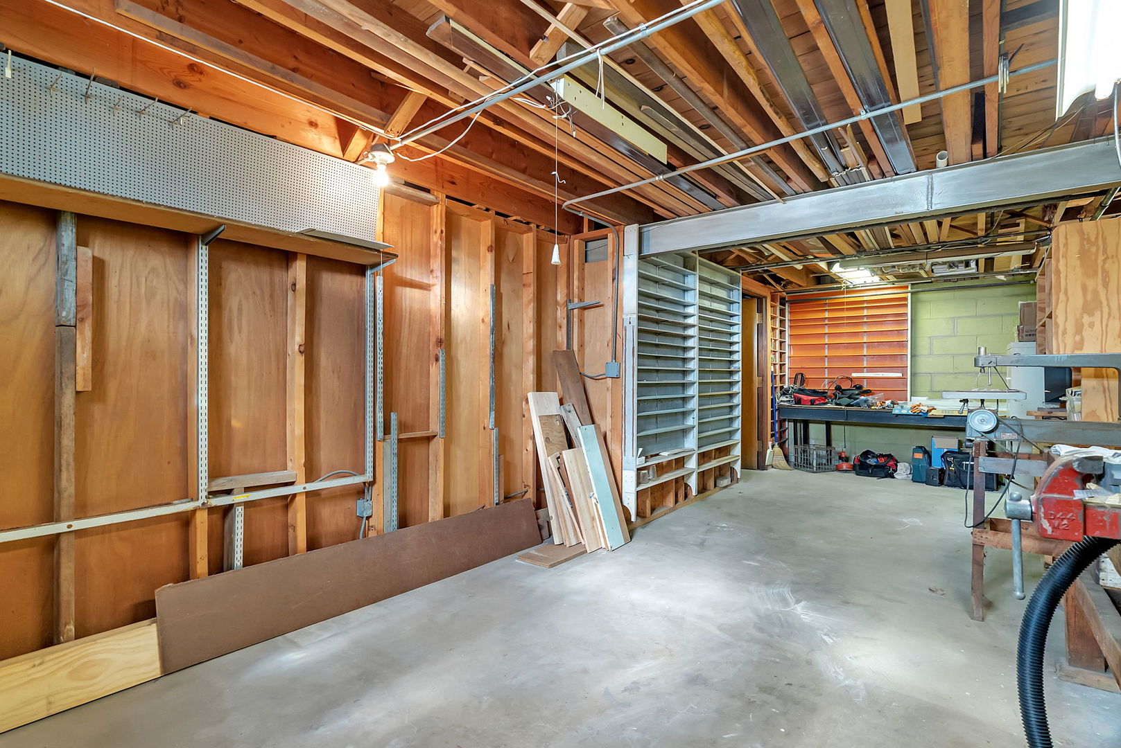 220 Earl Avenue, Joliet, IL 60436