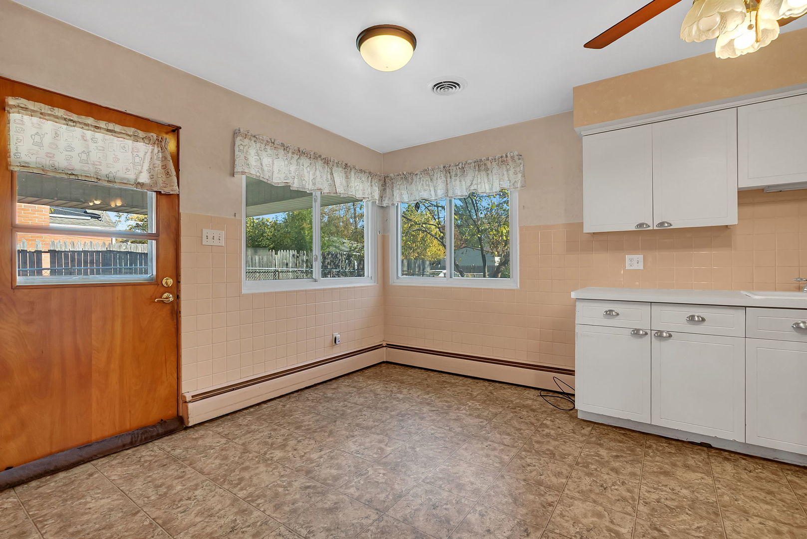 220 Earl Avenue, Joliet, IL 60436