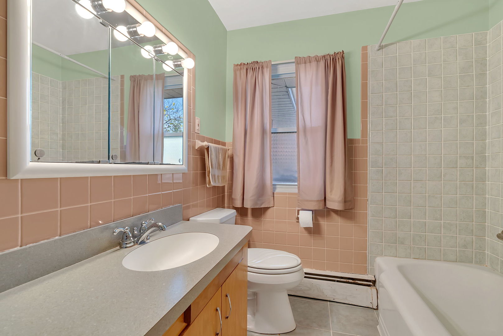 220 Earl Avenue, Joliet, IL 60436