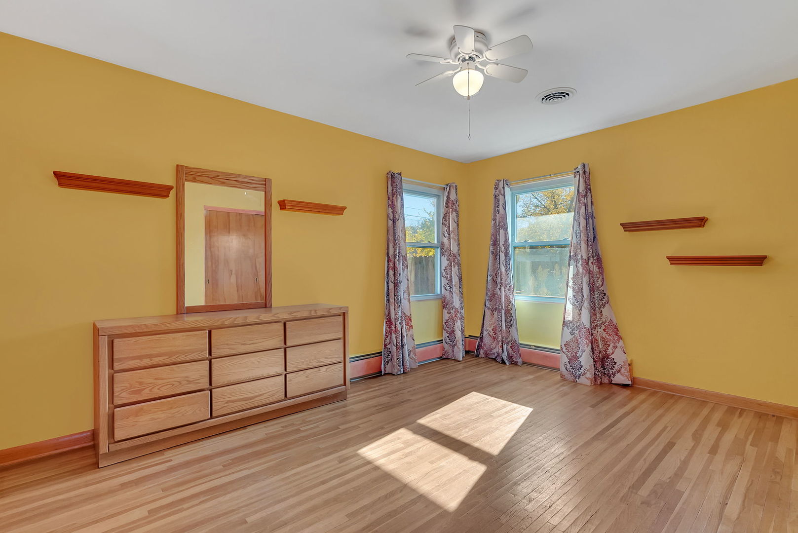 220 Earl Avenue, Joliet, IL 60436