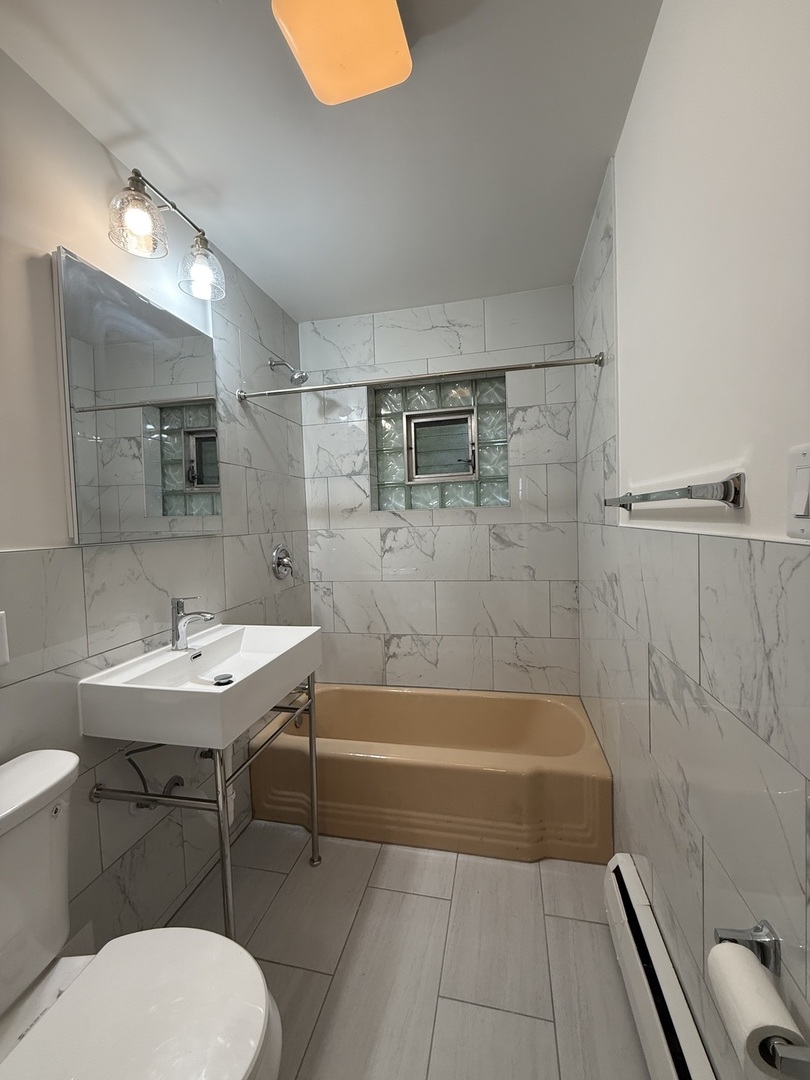 7762 Madison Street #2S, River Forest, IL 60305