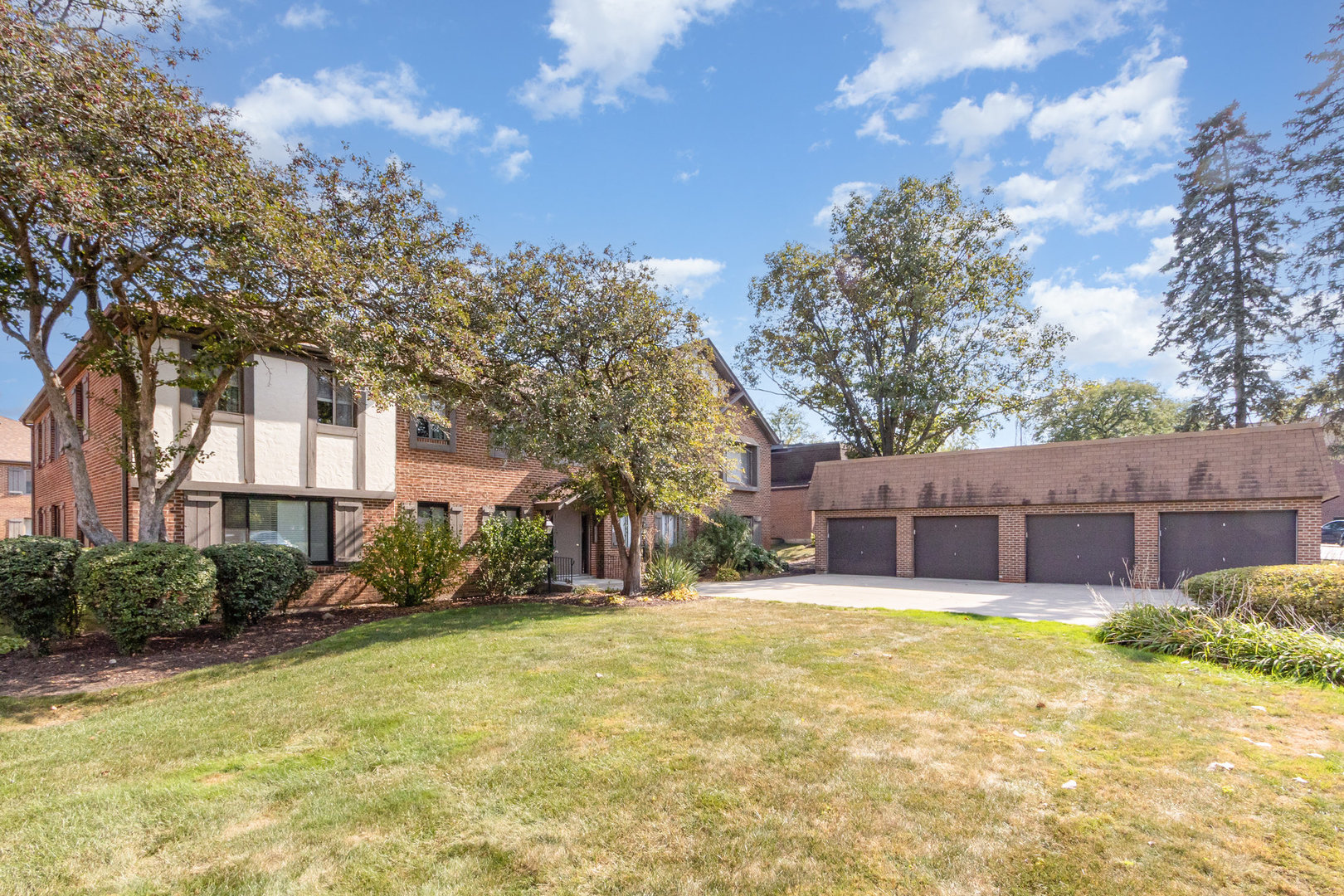 52 Parliament Drive #127, Palos Heights, IL 60463