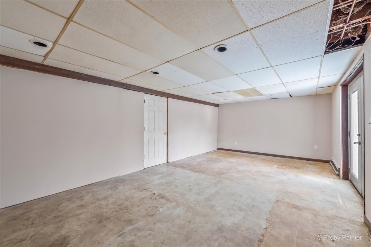 24251 W Bayview Road, Antioch, IL 60002