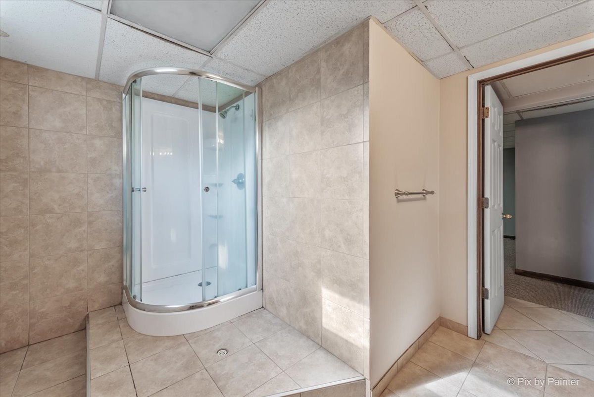 24251 W Bayview Road, Antioch, IL 60002