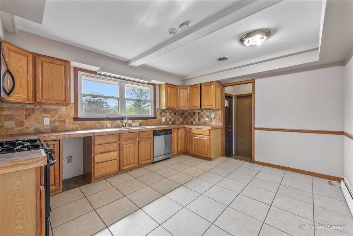 24251 W Bayview Road, Antioch, IL 60002