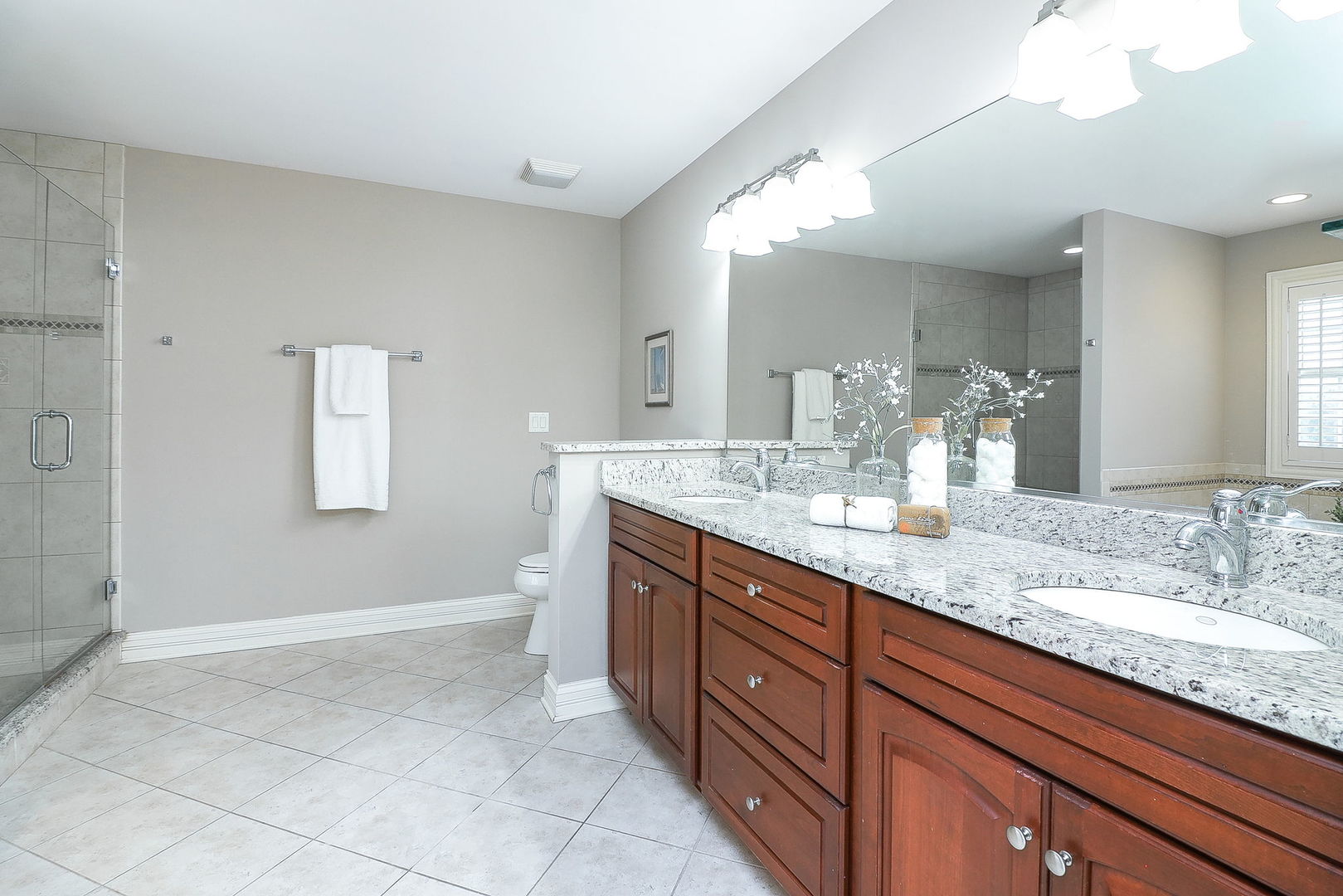1208 Connamara Court, Westmont, IL 60559