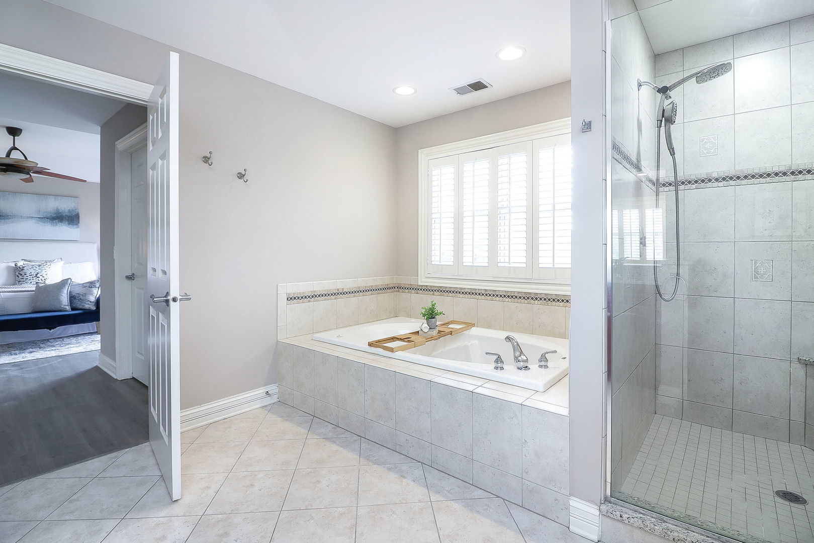 1208 Connamara Court, Westmont, IL 60559