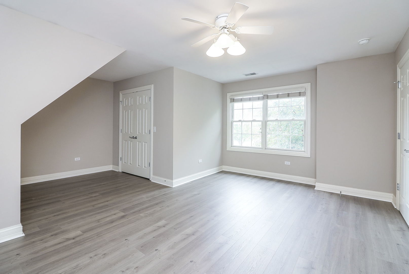 1208 Connamara Court, Westmont, IL 60559
