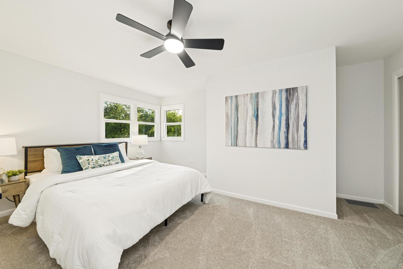 930 Jefferson Avenue, Elgin, IL 60120