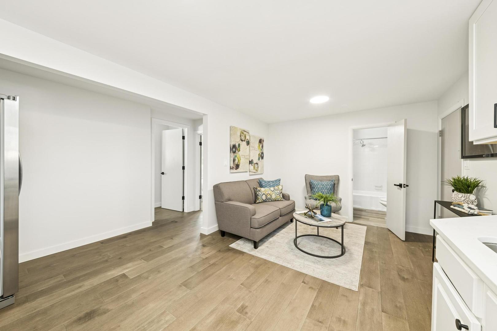 930 Jefferson Avenue, Elgin, IL 60120