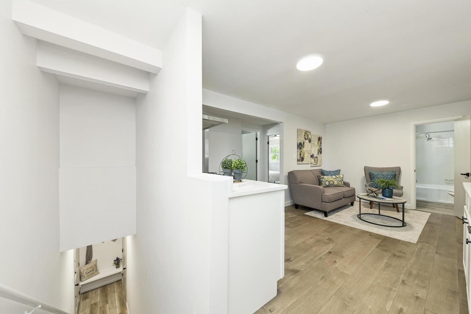 930 Jefferson Avenue, Elgin, IL 60120