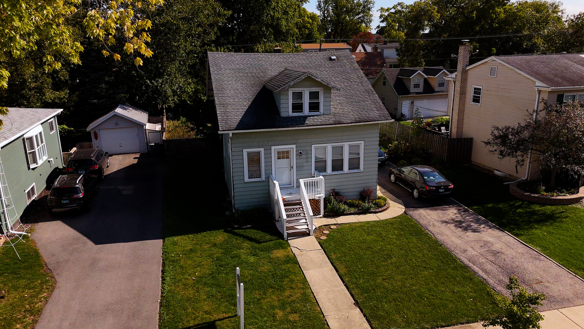 663 S Sunnyside Avenue, Elmhurst, IL 60126