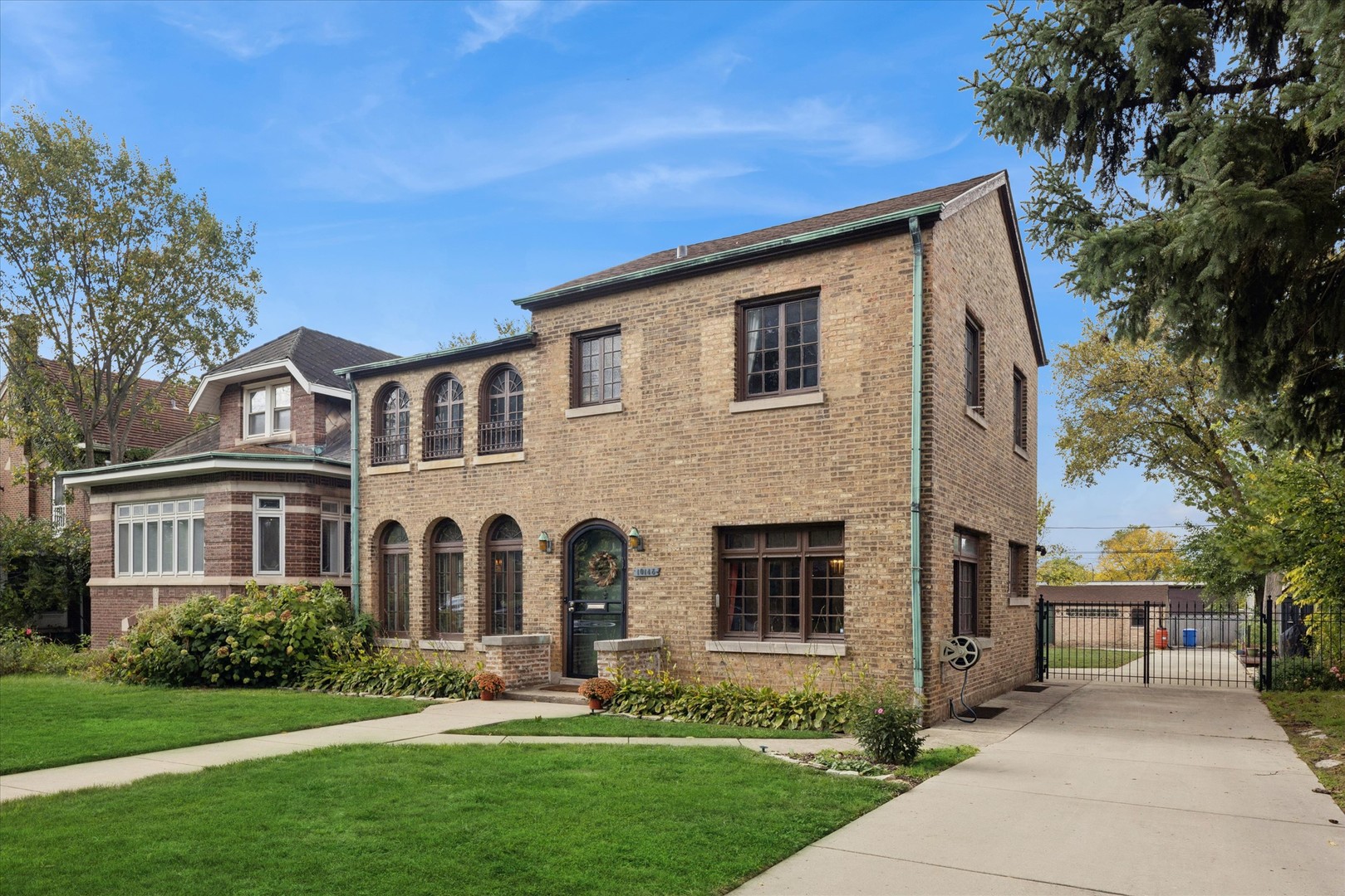 10148 S Oakley Avenue, Chicago, IL 60643