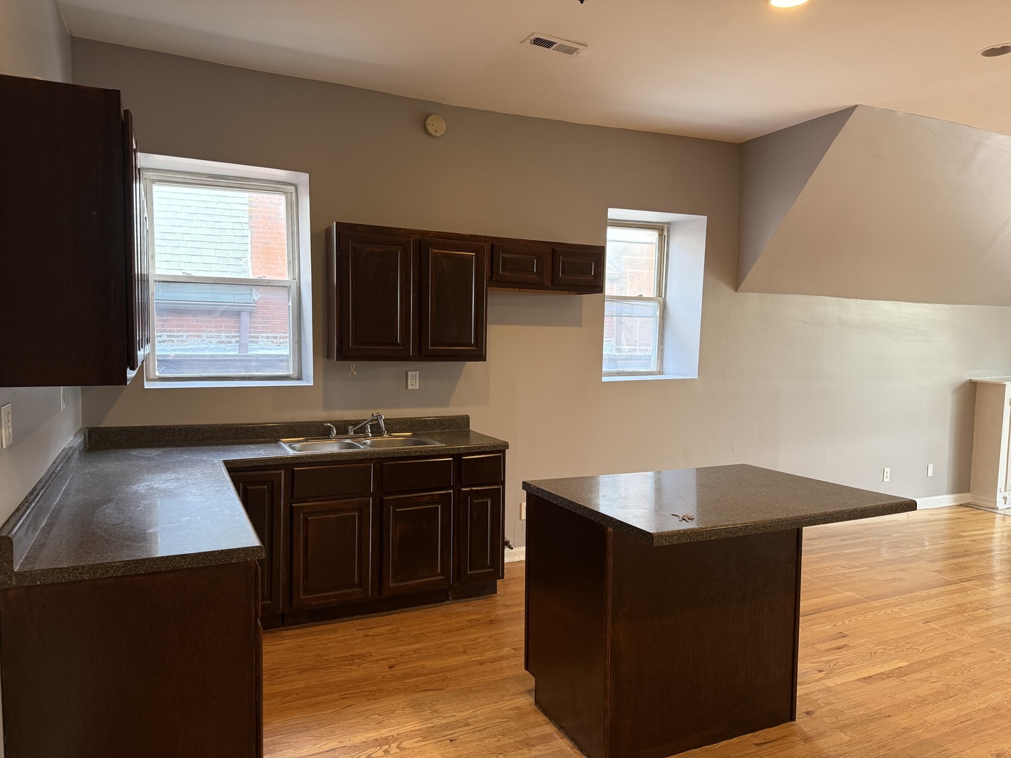 3740 S Michigan Avenue #3, Chicago, IL 60653
