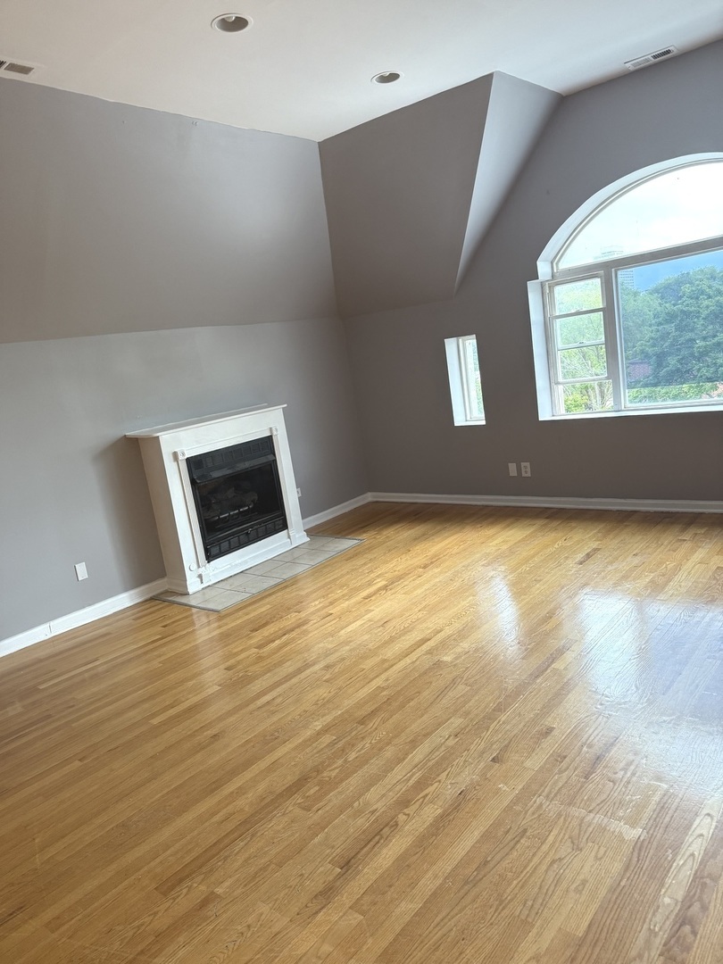 3740 S Michigan Avenue #3, Chicago, IL 60653