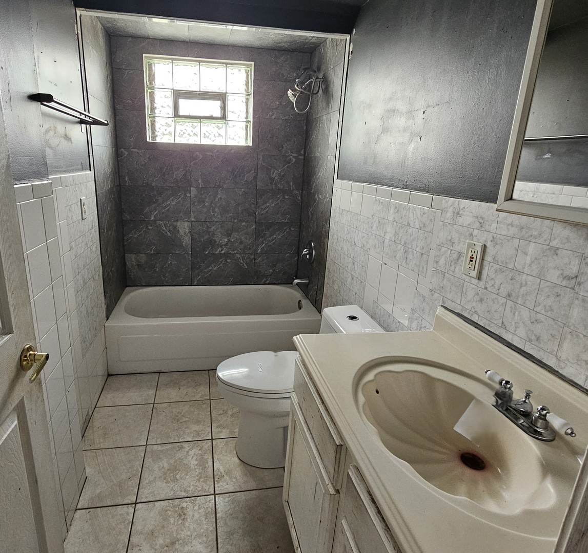 11353 W Grand Avenue, Melrose Park, IL 60164