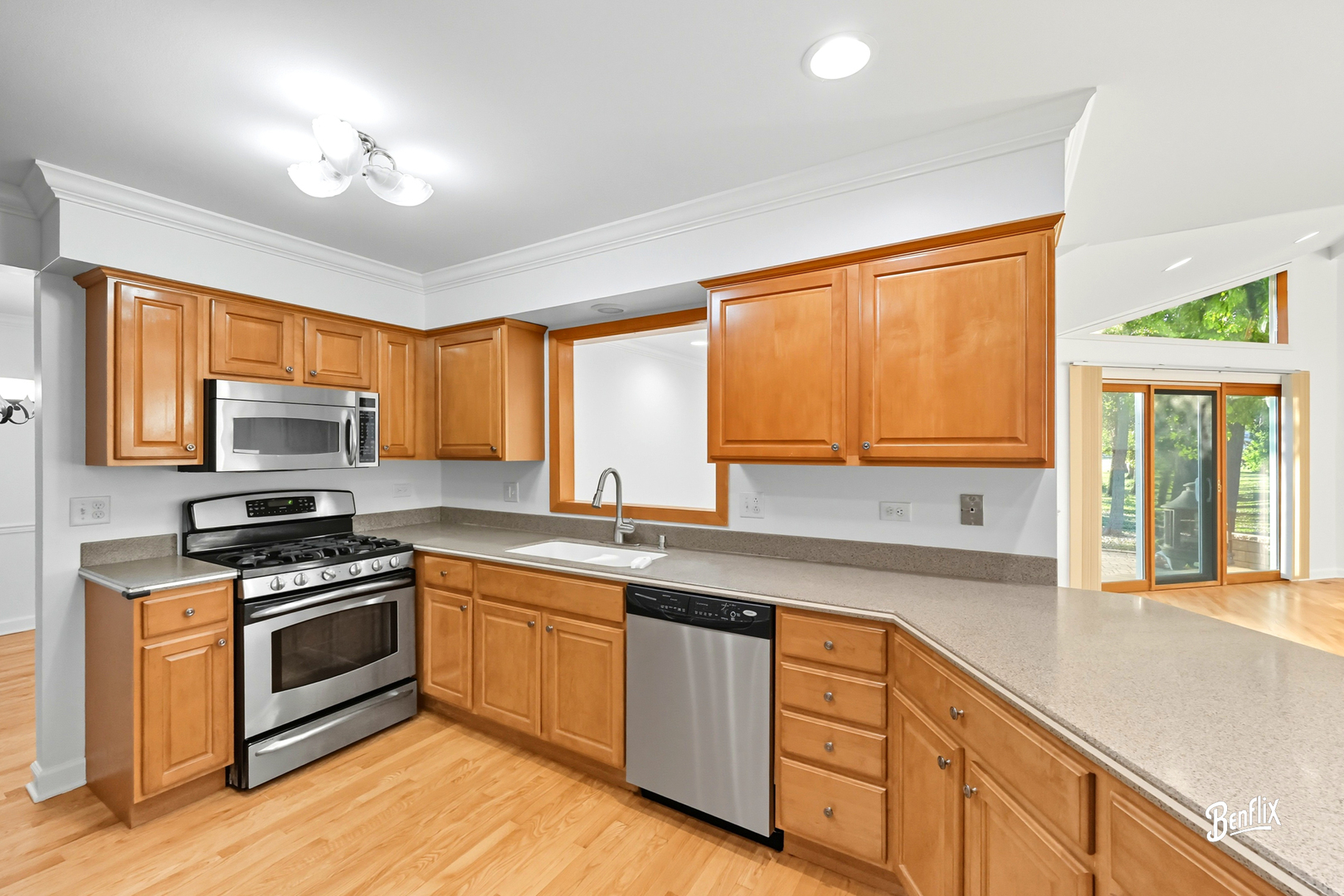 1118 Larraway Drive, Buffalo Grove, IL 60089