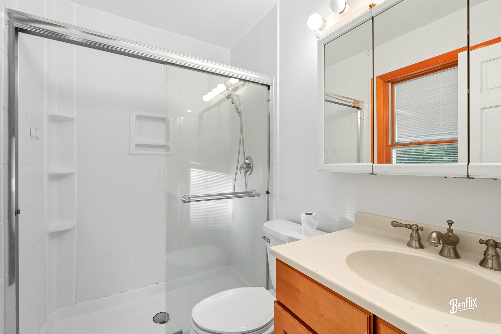 1118 Larraway Drive, Buffalo Grove, IL 60089