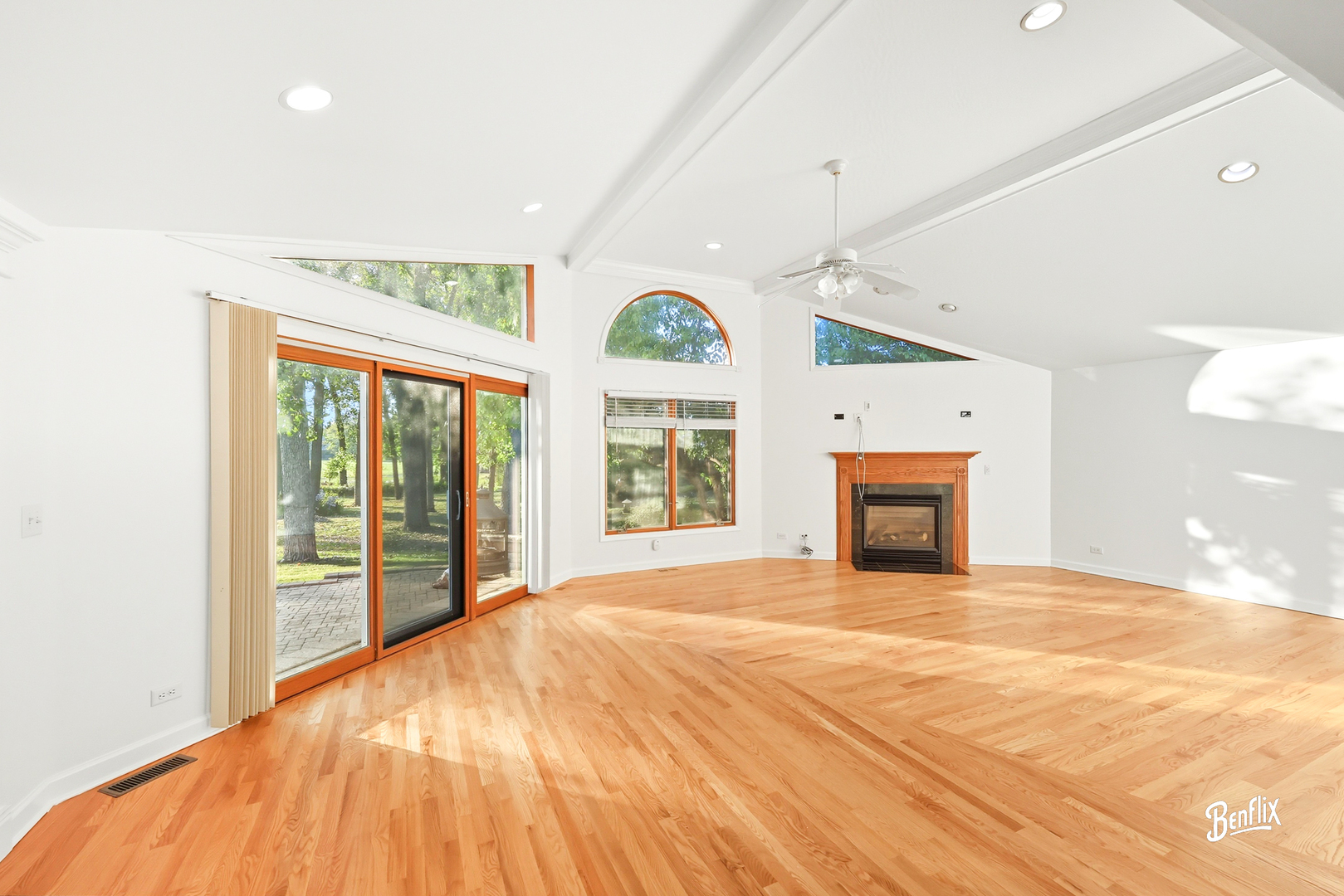 1118 Larraway Drive, Buffalo Grove, IL 60089