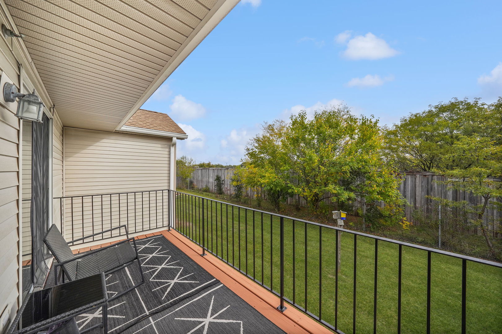 7050 Newport Drive #203, Woodridge, IL 60517