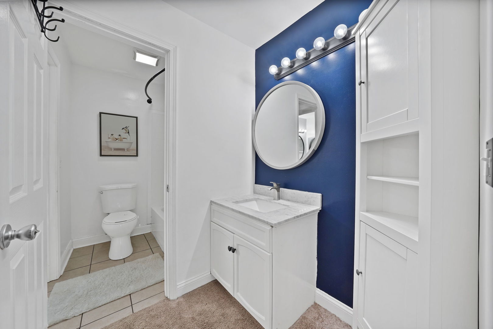 7050 Newport Drive #203, Woodridge, IL 60517